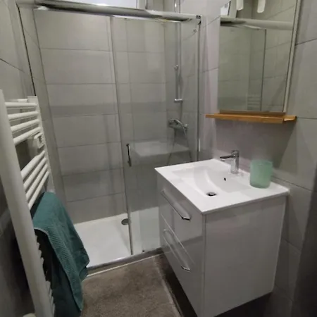 Bright For 4 People In Nantes