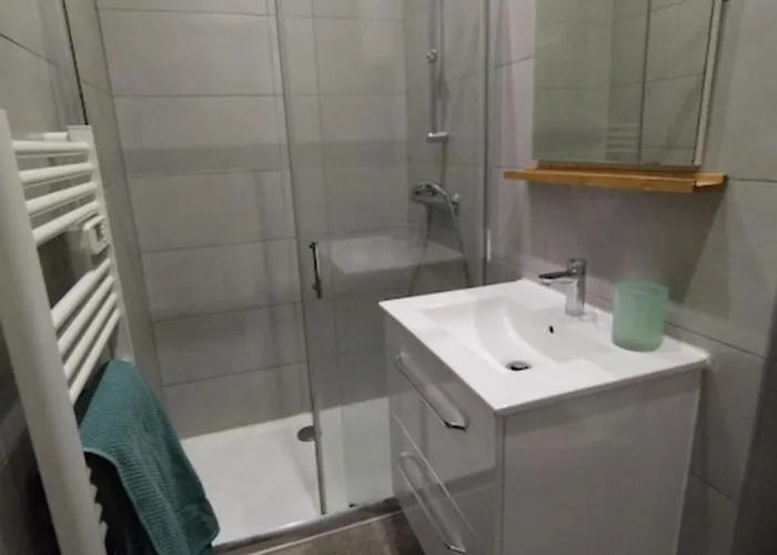 Bright For 4 People In Nantes